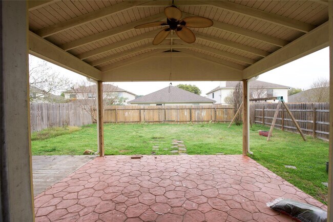 Building Photo - 2419 Fox Water Dr