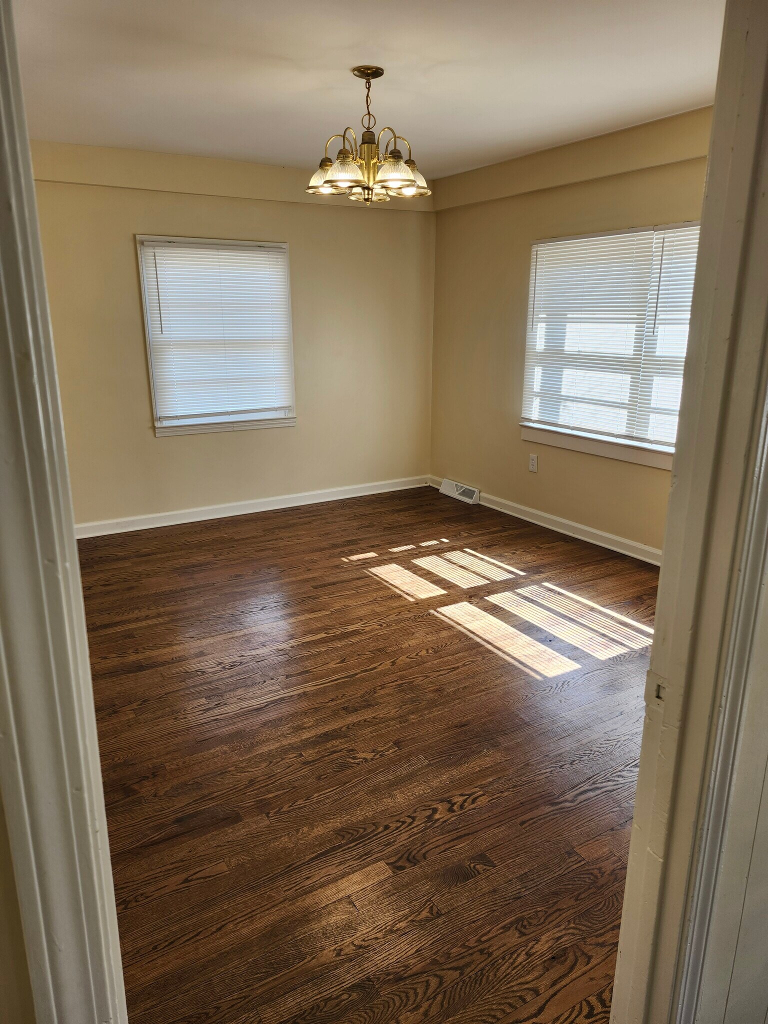 Building Photo - 84 N Estate Dr