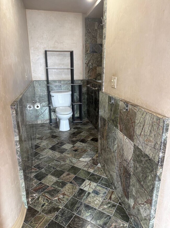 Building Photo - 100 N Arlington Ave