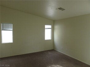 Building Photo - 3358 Glacial Lake St
