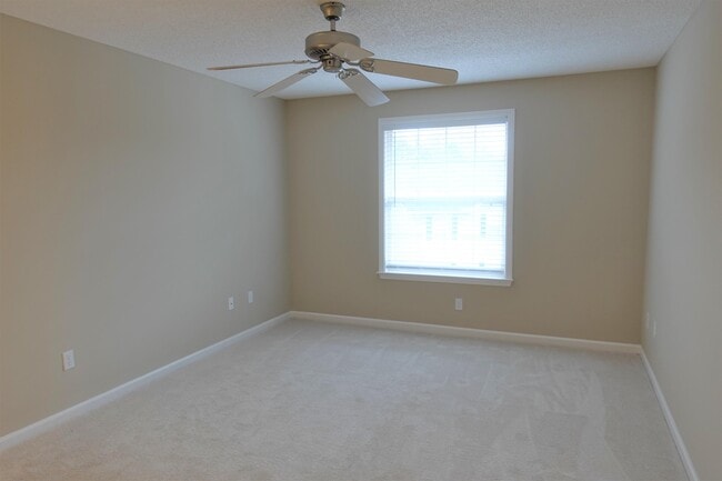 Building Photo - 205 Pelham Square Way