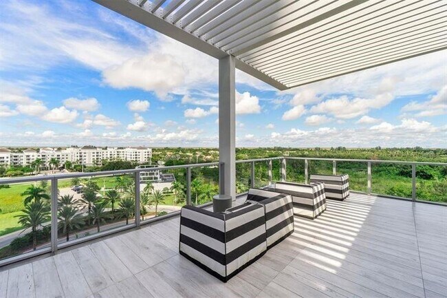 Building Photo - 2000 Metropica Wy