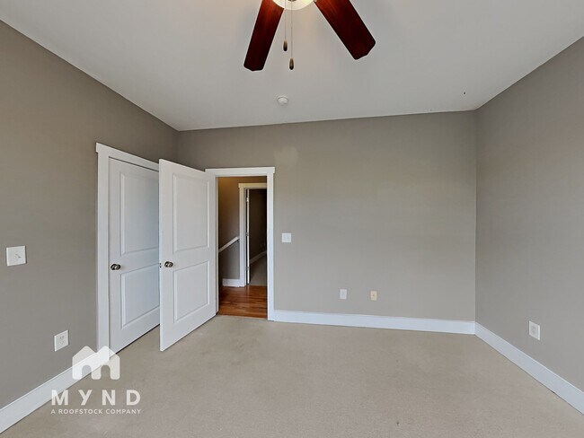 Building Photo - 181 Herring St