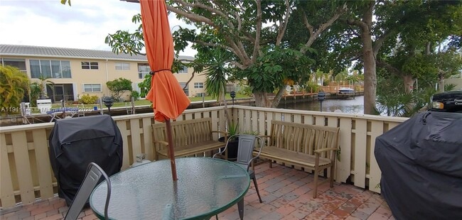 Building Photo - 1400 NE 54th St