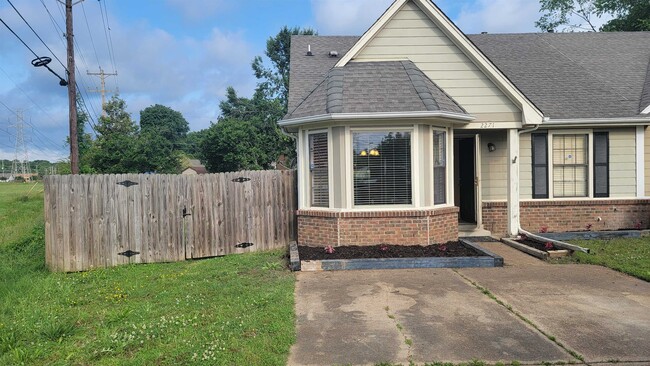 Primary Photo - 2271 Hometown Dr