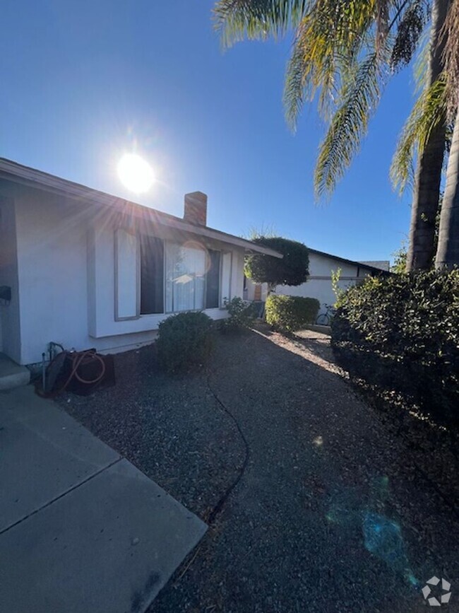 Building Photo - Beautiful 4 Bedroom 2 Bath home in Santee