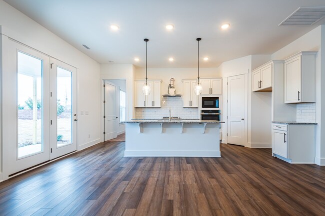 Building Photo - Gorgeous 4+ Bedroom Home in 12 Oaks