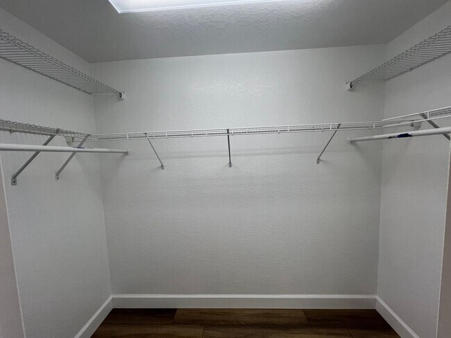 Building Photo - ($2,195) * ANNUAL ** Pool ** 3 Bed / 2 Bath - Harbor Heights  ** Single Family Home