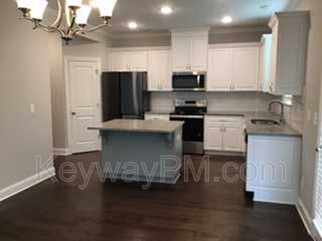 Building Photo - 3060 Lobella Dr