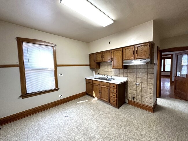 Building Photo - 5349 S Fairfield Ave