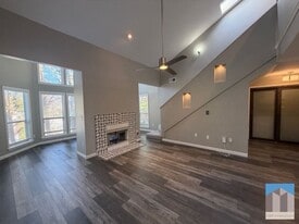 Building Photo - 133 McGill Park Ave NE