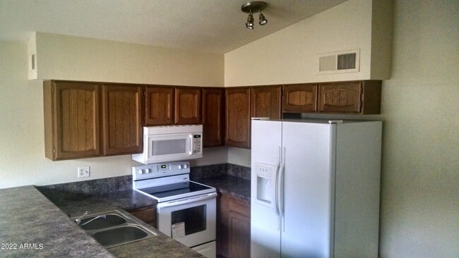 Building Photo - 904 W Malibu Dr