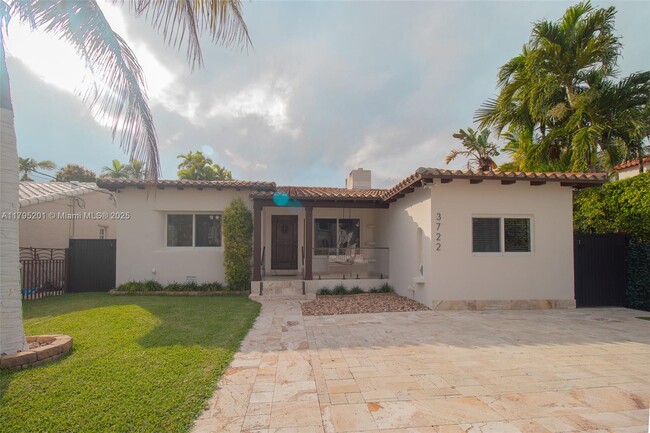 Primary Photo - 3722 Royal Palm Ave