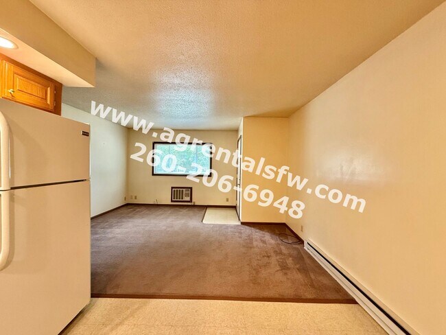Building Photo - 1010 Lewis Pl