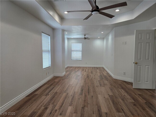 Building Photo - 221 Palmarosa St
