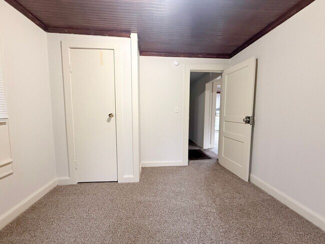 Building Photo - Spacious 2-Bedroom One-Level Home with Carport and Large Backyard