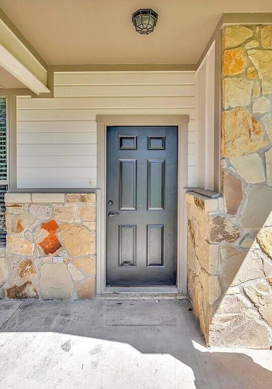 Building Photo - 137 Flat Creek Dr