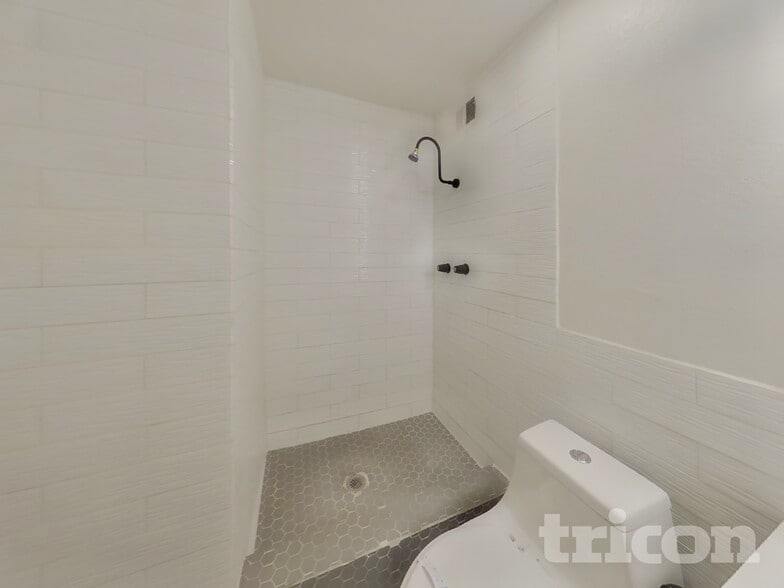 Building Photo - 826 W Del Rio St