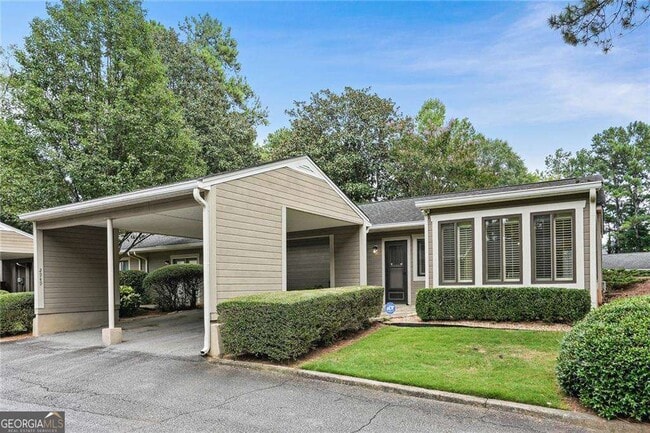 Building Photo - 2949 Torreya Way SE