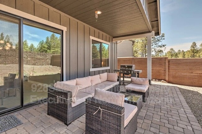 Building Photo - 3500 W Altair Way