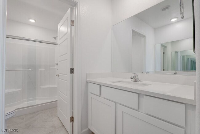 Building Photo - 931 Watford Pl