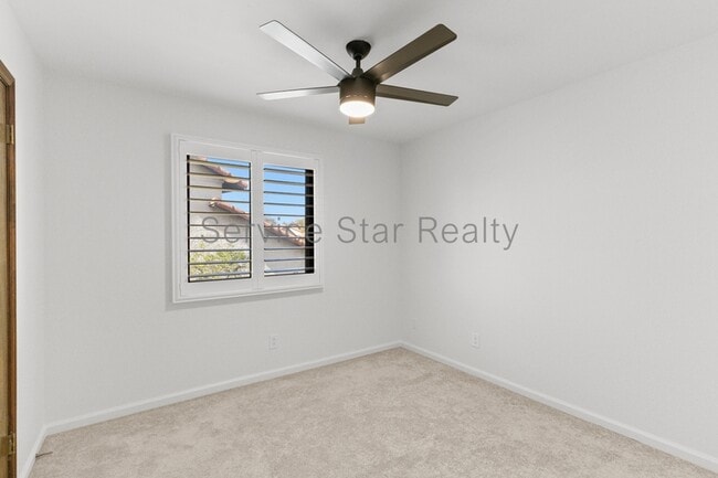 Building Photo - 439 E Barbara Dr