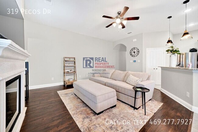 Building Photo - 319 Pecos Dr
