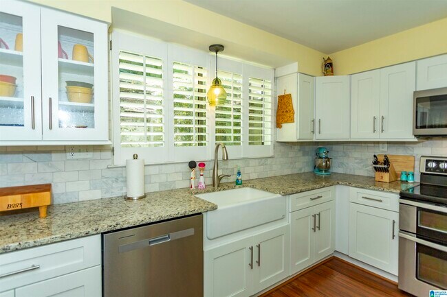 Building Photo - 327 Heath Dr