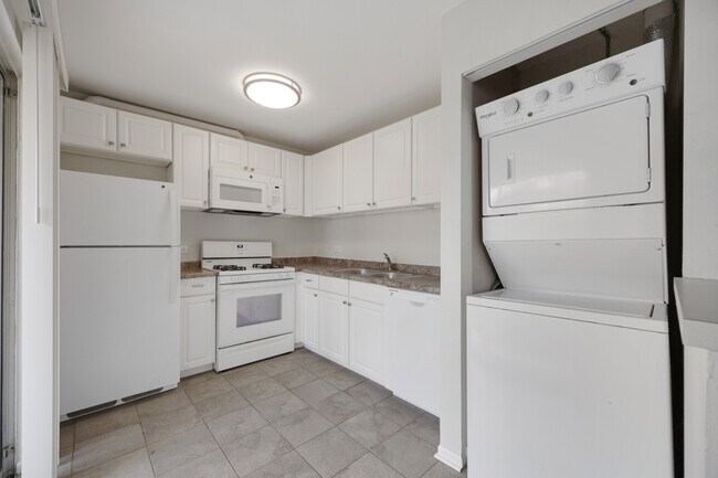 Building Photo - 93 N Victoria Ln