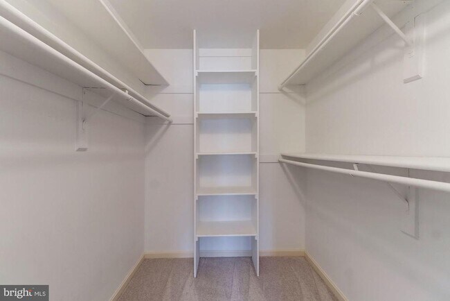 Building Photo - 10195 Ashbrooke Ct