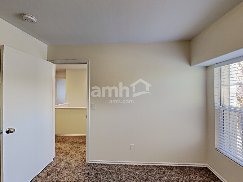 Building Photo - 11762 Elizabeth Cir