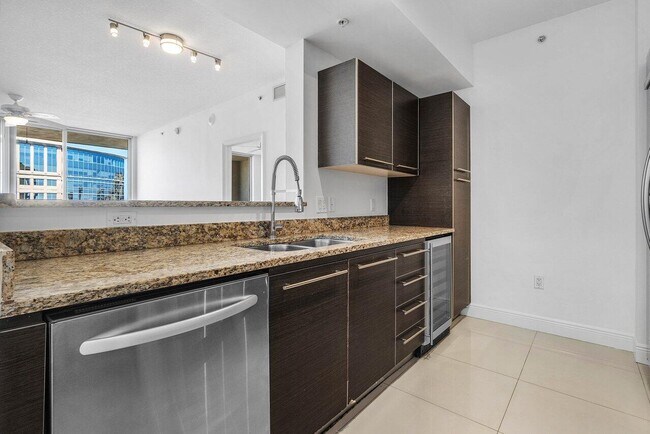Building Photo - 550 Okeechobee Blvd