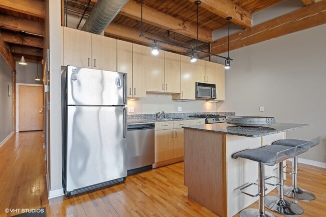 Building Photo - 2201 W Wabansia Ave