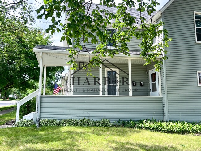 Building Photo - 527 Boone St