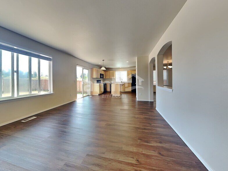 Building Photo - 16646 Rainier View Dr SE