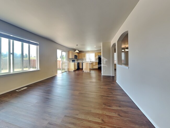 Building Photo - 16646 Rainier View Dr SE