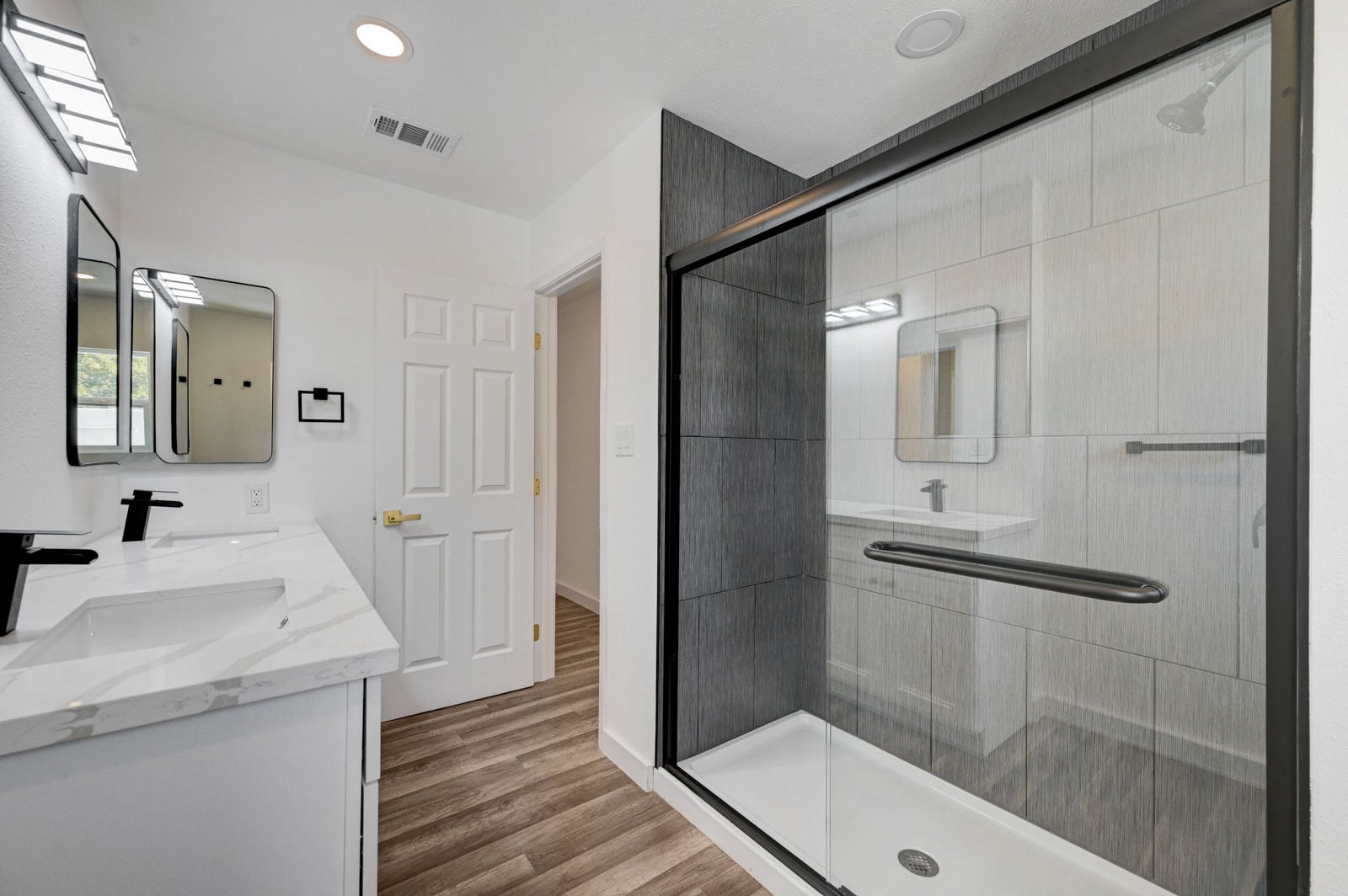Building Photo - 571 Greenbriar Townhouse Way