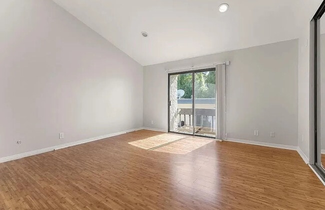 Building Photo - 227 N Belmont St