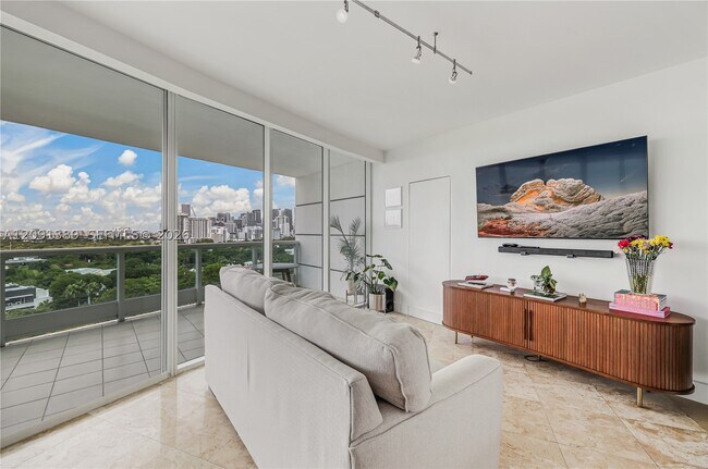 Building Photo - 2127 Brickell Ave