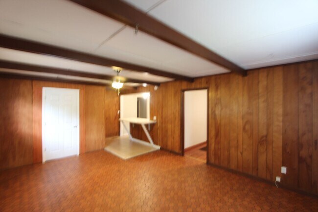 Building Photo - 200 Carol Dr