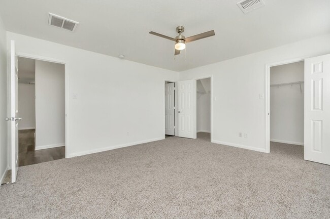 Building Photo - 7019 Parkford Meadow Dr