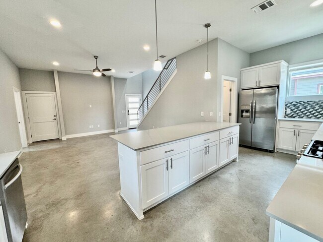 Building Photo - 6911 Meador Ave
