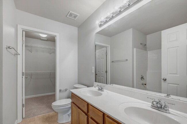 Building Photo - Beautiful Townhome in Antioch
