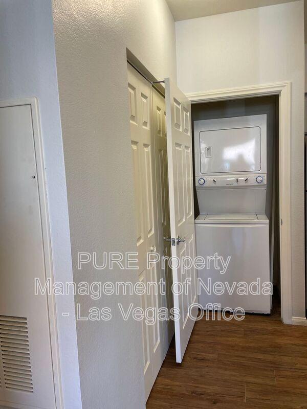 Building Photo - 5250 S Rainbow Blvd