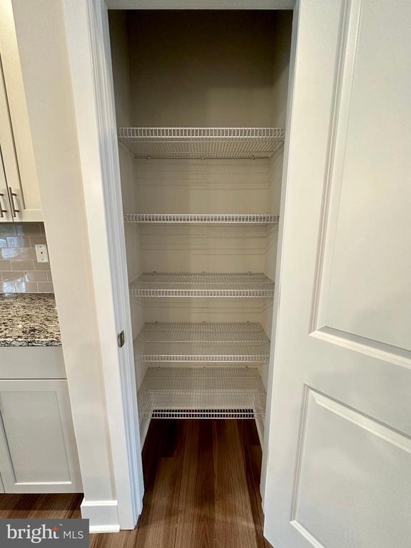 Building Photo - 2318 Woodlands Rd