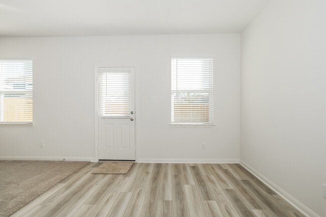 Building Photo - 26619 Ezemily Dr