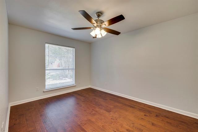 Building Photo - 1325 Lakeside Dr