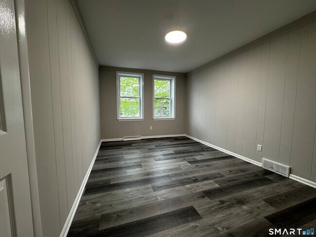 Building Photo - 45-51-51 Cowles St