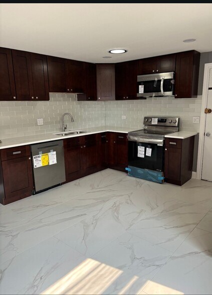 Building Photo - 3639 W 120th St