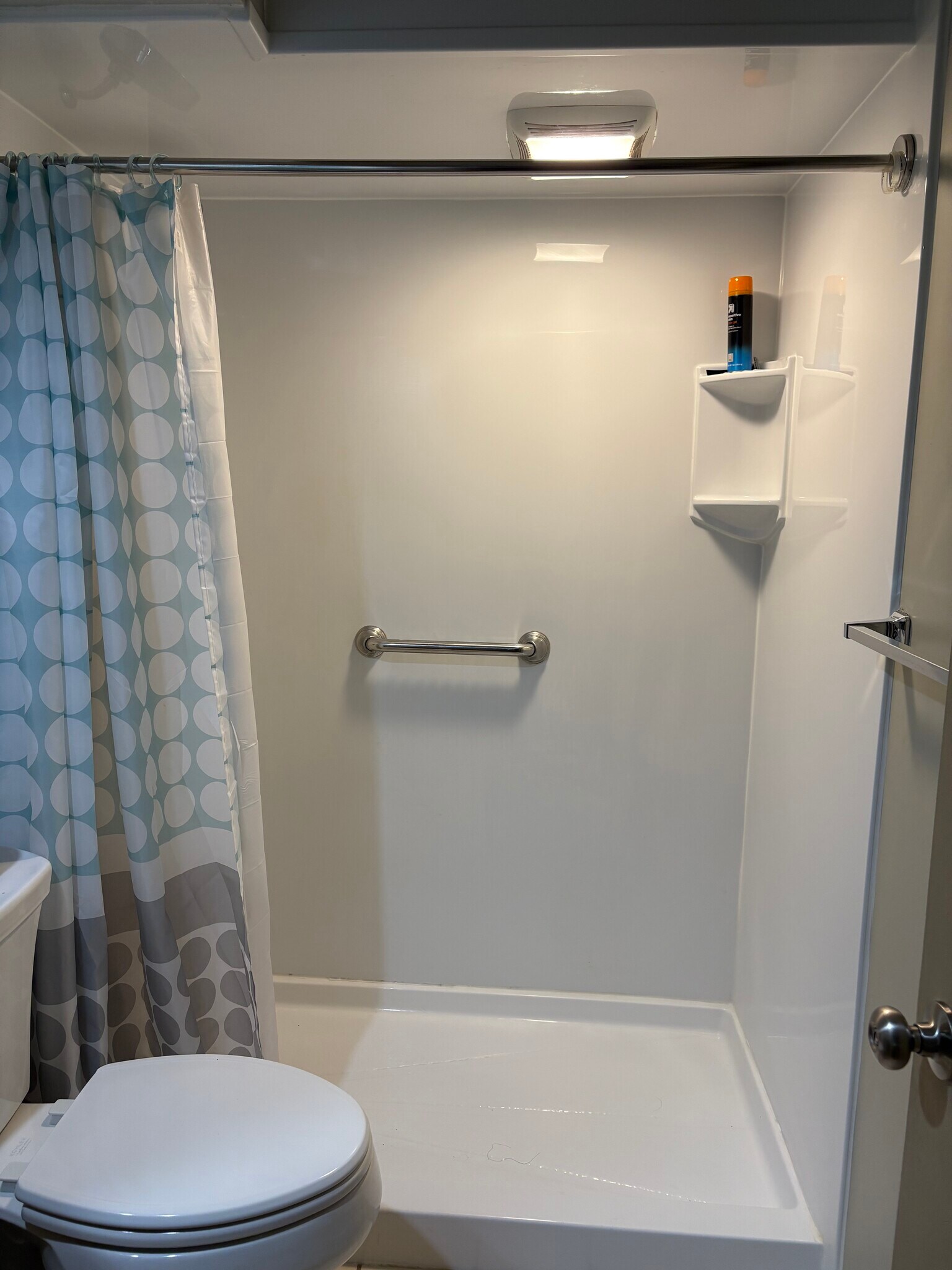 Stand up shower - 105 Robert Dr